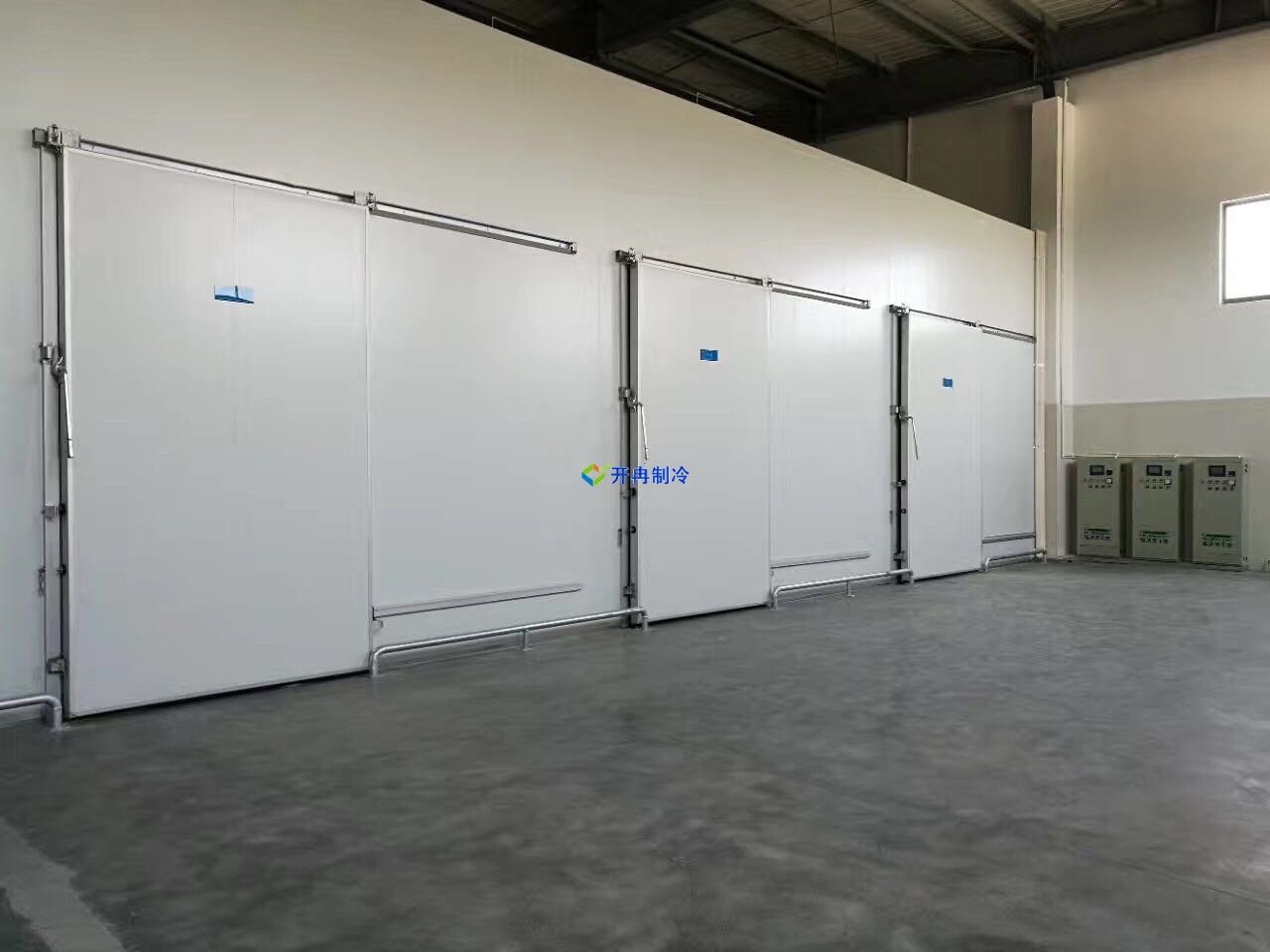 安裝一個(gè)-18℃低溫冷凍庫(kù)設(shè)備,耗電量kw/小時(shí)